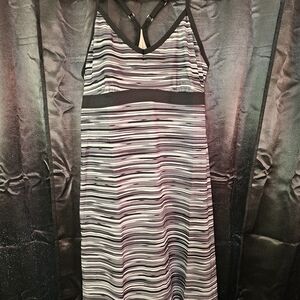 Athleta Shorebreak Dress Athletic Built In Bra Striped Stretch Athleisure M/Long